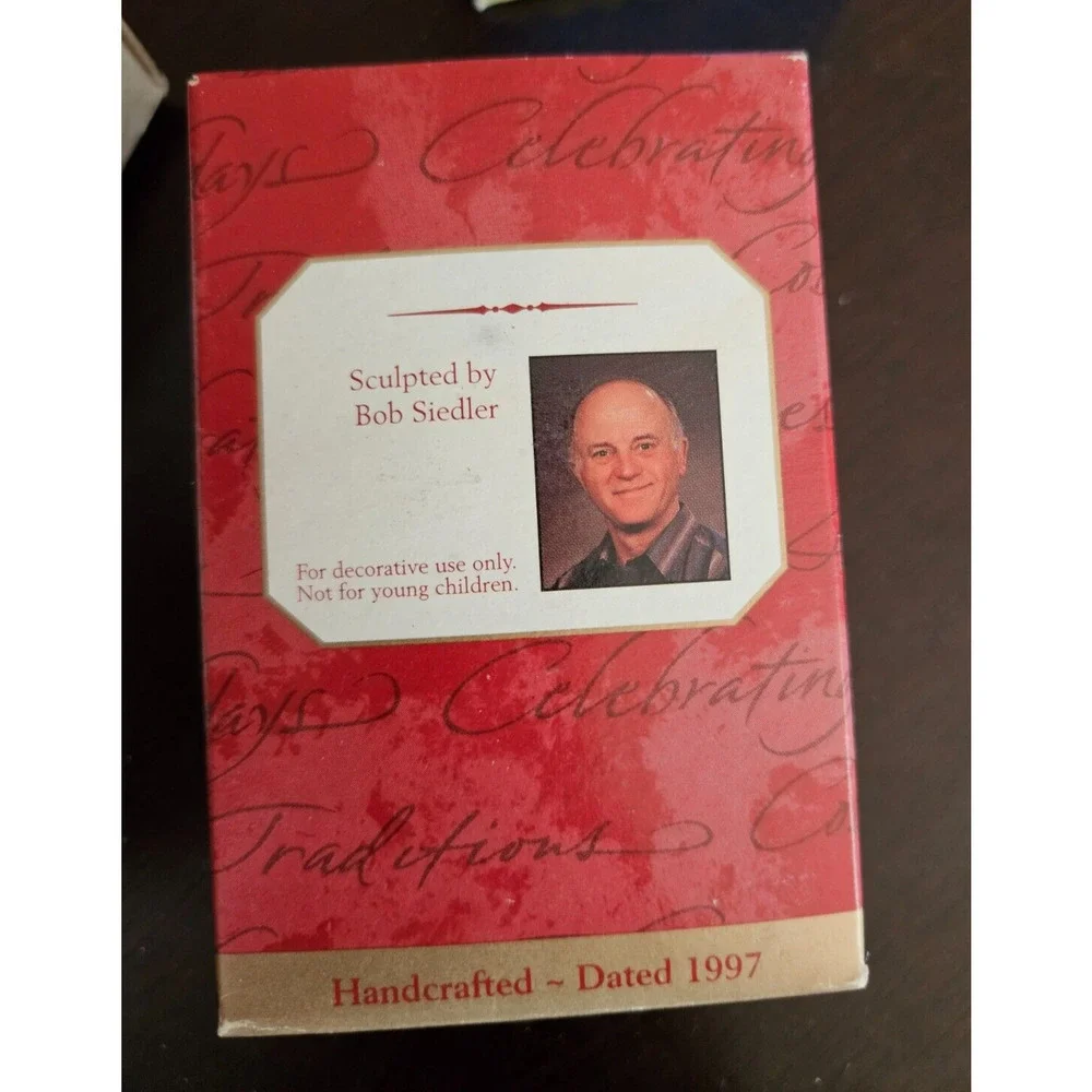 HALLMARK KEEPSAKE ORNAMENT, 1997 DAD ORNAMENT, MOUSE SHAVING, NEW IN BOX